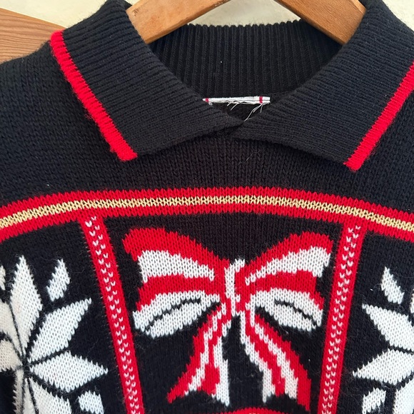 Vintage Christmas Sweater - Picture 3 of 4